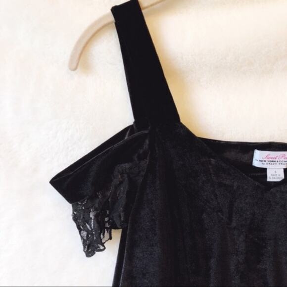 New York & Company Off Shoulder Laced Black Top - Picture 4 of 7